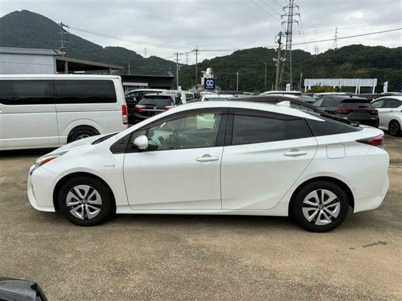 PRIUS-8