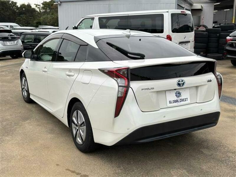 PRIUS-9