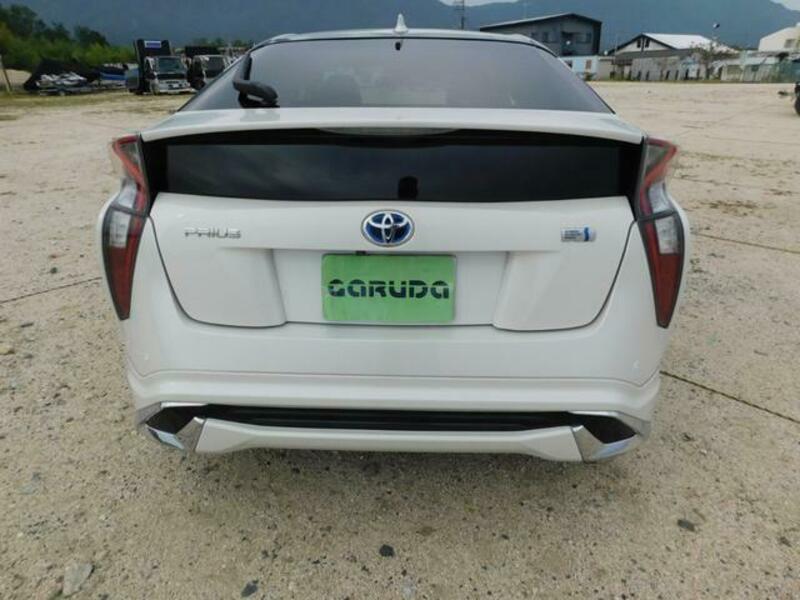 PRIUS-10