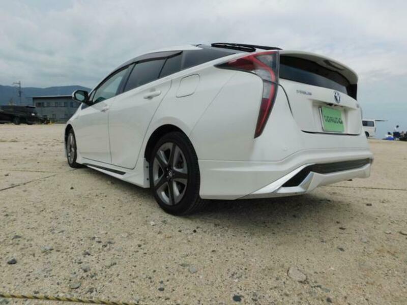 PRIUS-11