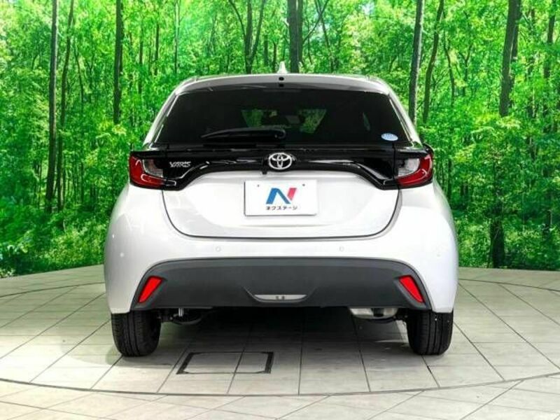 YARIS-15