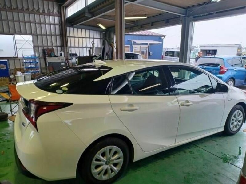 PRIUS-3