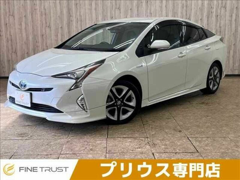 TOYOTA　PRIUS