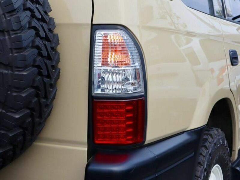 LAND CRUISER PRADO-10