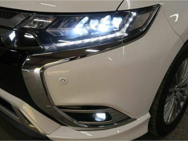 OUTLANDER PHEV-24