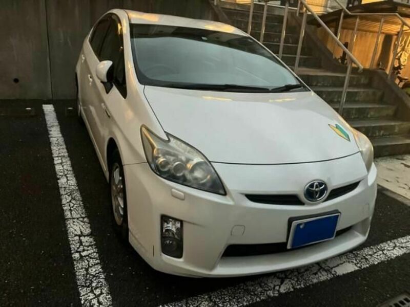 TOYOTA　PRIUS