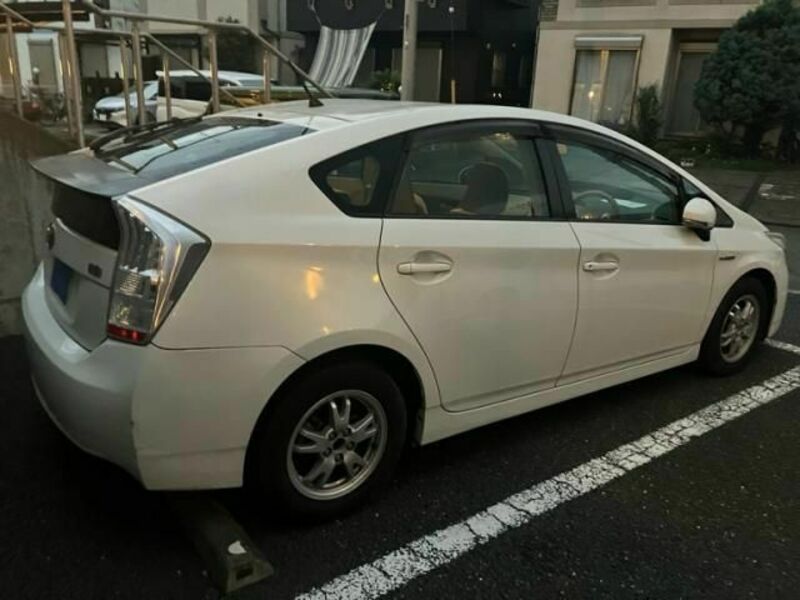 PRIUS-4