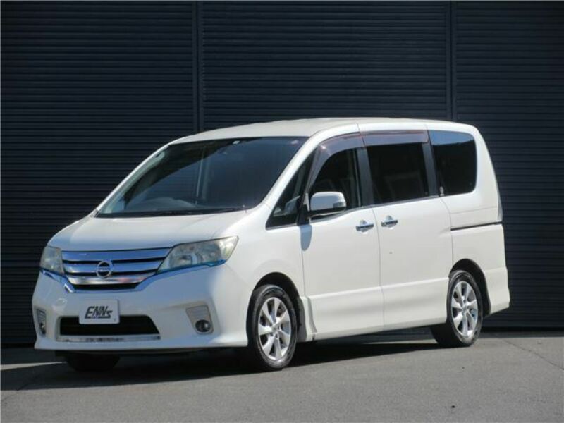 NISSAN　SERENA