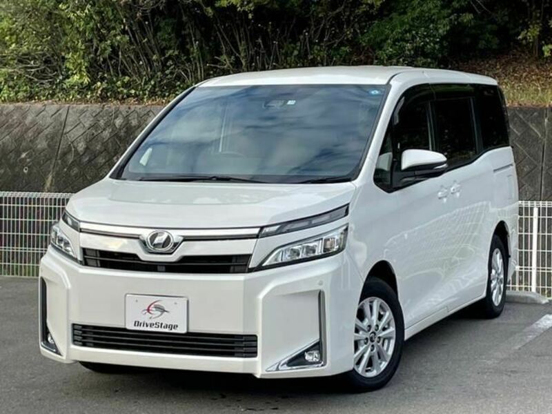 TOYOTA　VOXY