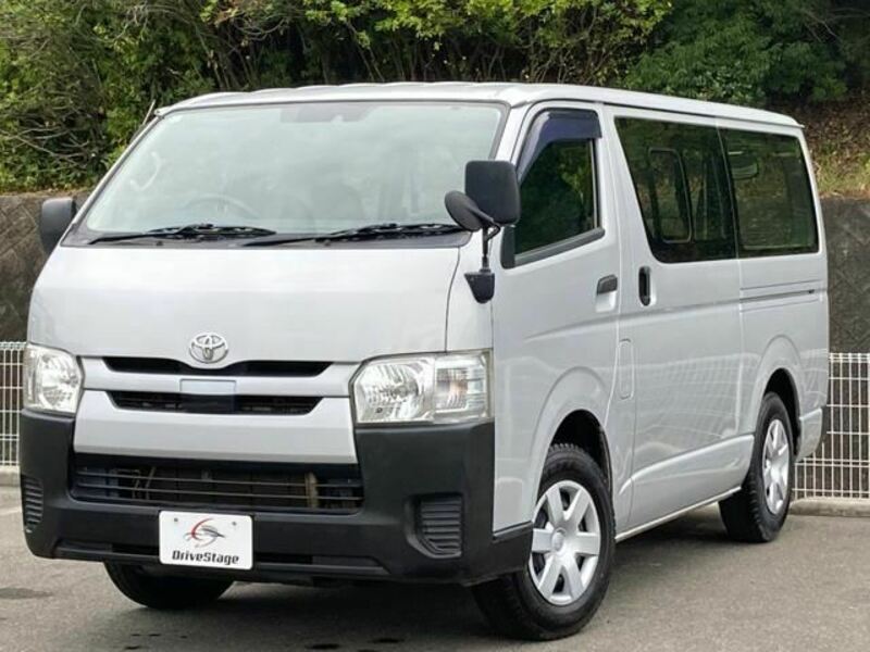 TOYOTA　HIACE VAN