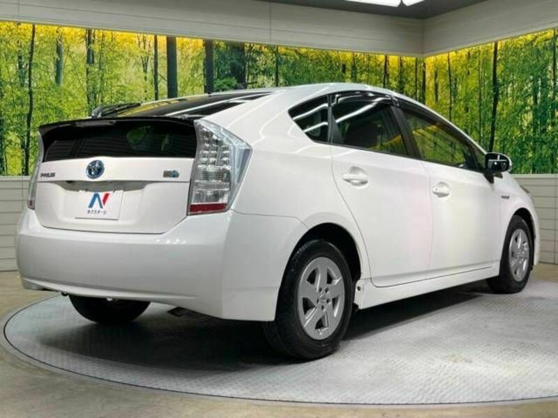 PRIUS-17