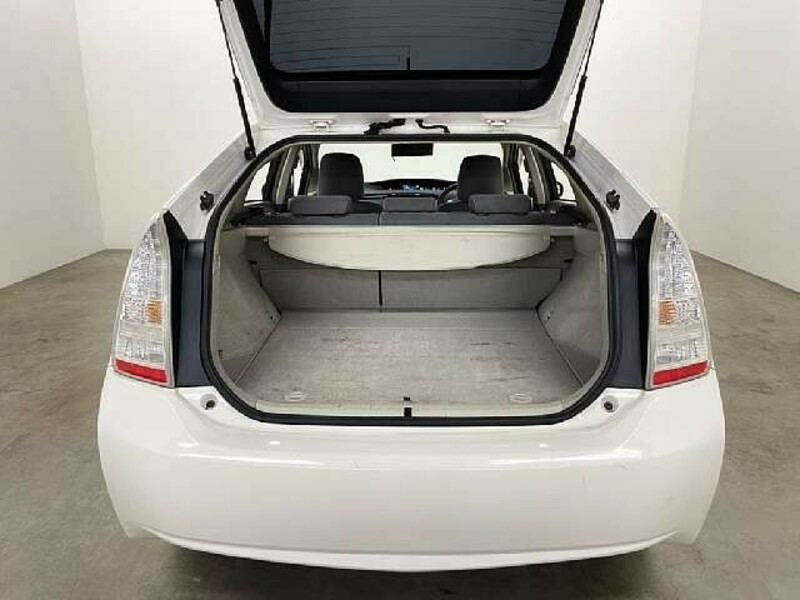 PRIUS-4