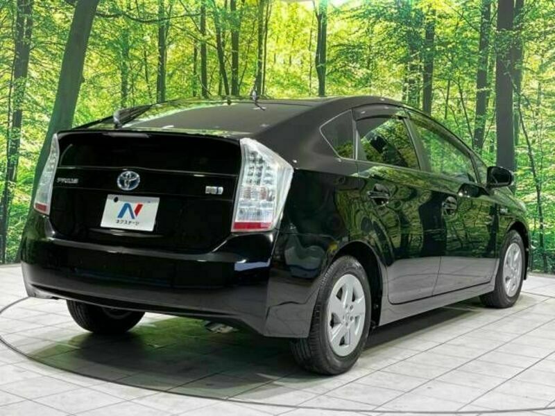 PRIUS-17