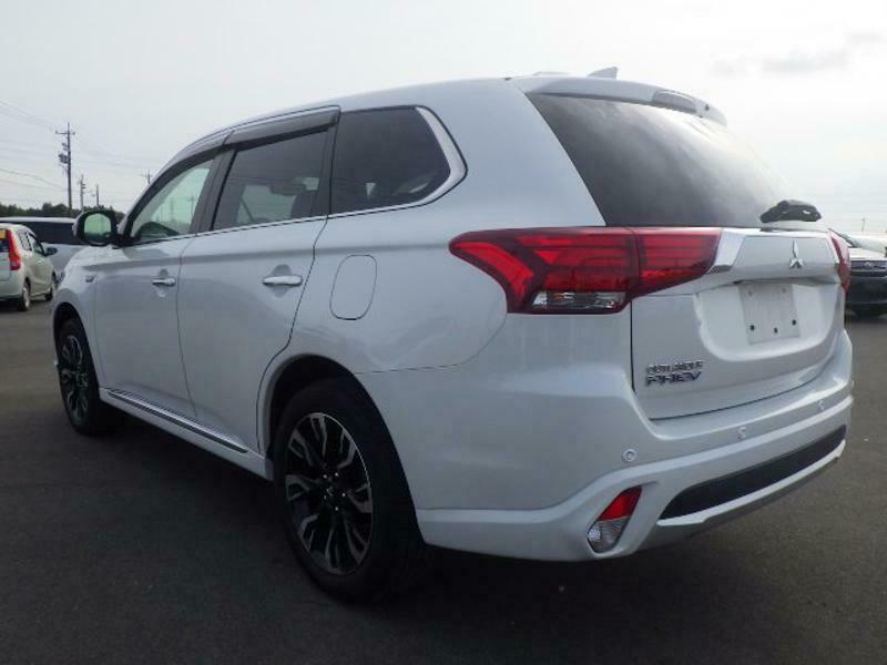 OUTLANDER PHEV-33