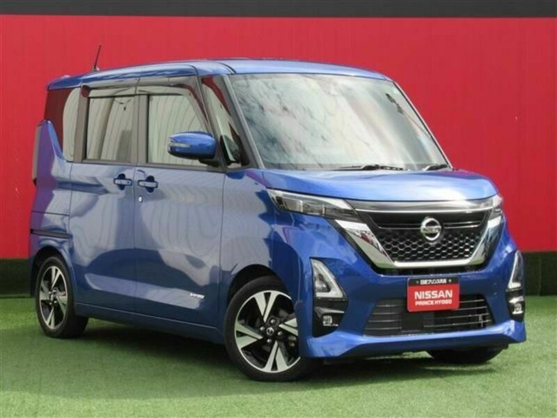 NISSAN　ROOX