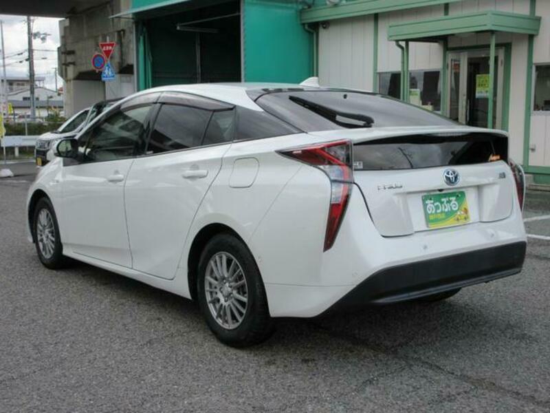 PRIUS-8