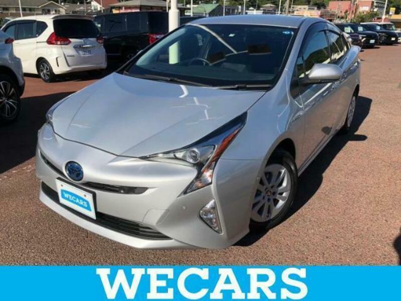 TOYOTA　PRIUS