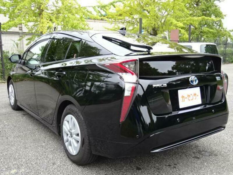 PRIUS-16