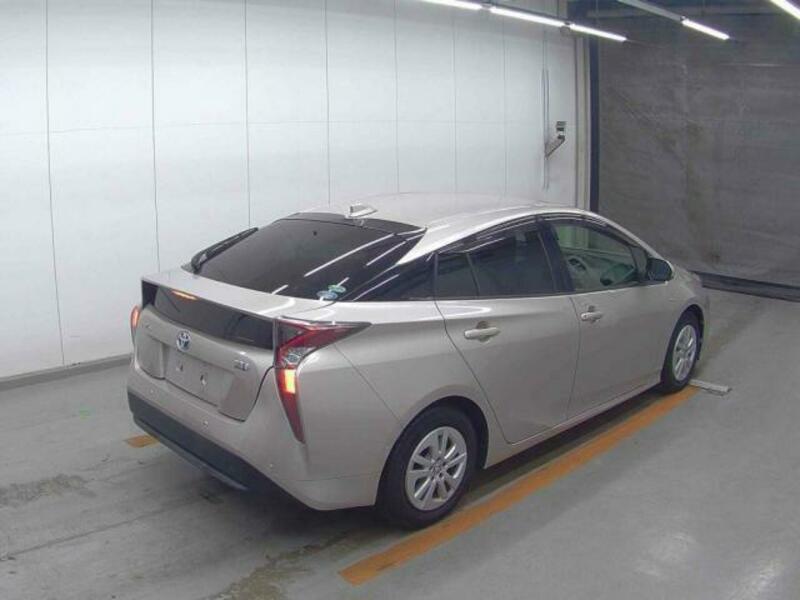 PRIUS-4