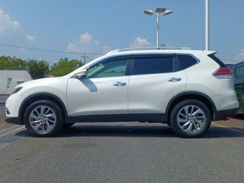 X-TRAIL-1