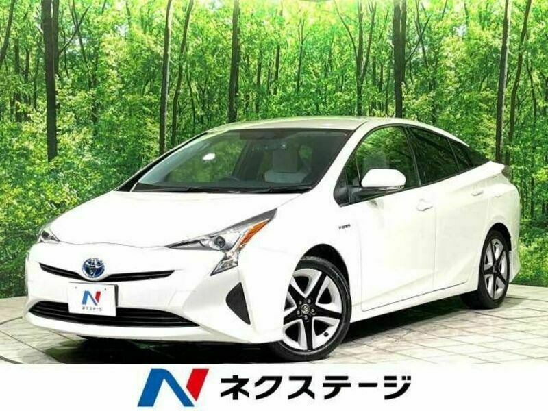 TOYOTA　PRIUS