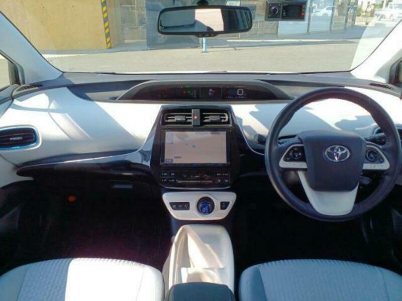 PRIUS-3