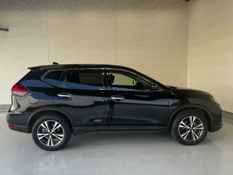 X-TRAIL-16