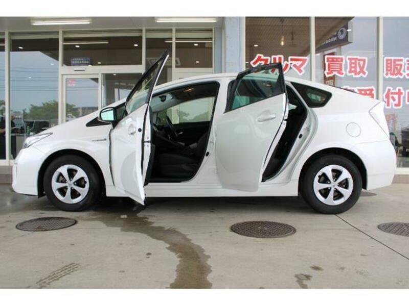 PRIUS-11