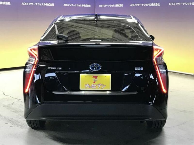 PRIUS-8