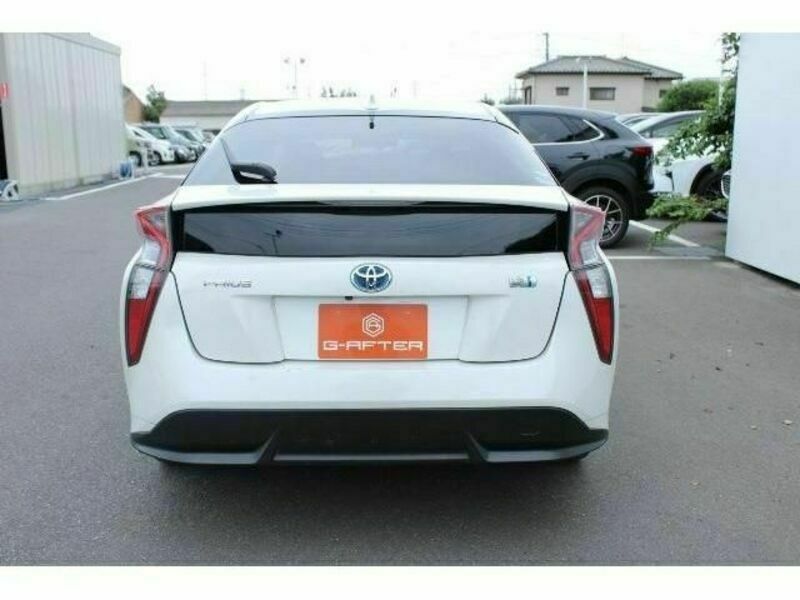 PRIUS-8