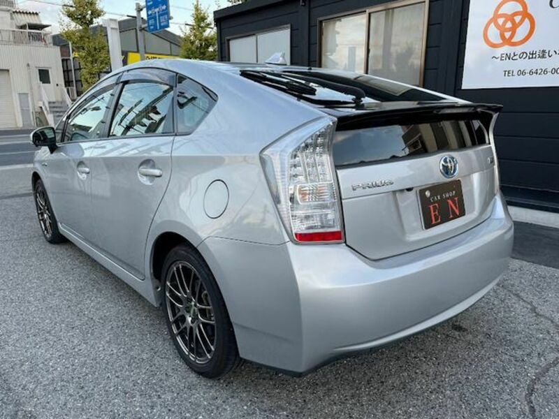 PRIUS-6