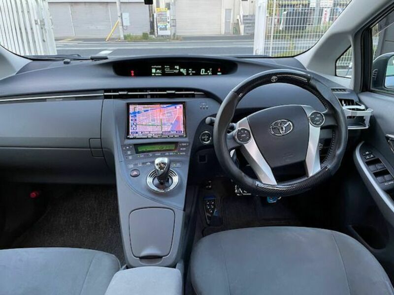 PRIUS-16