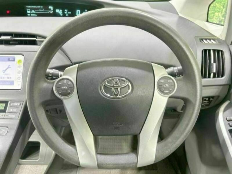 PRIUS-11