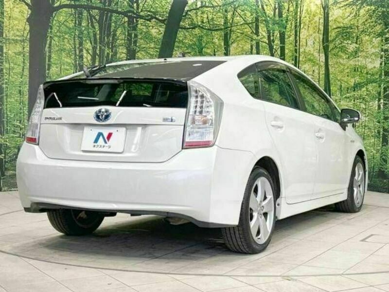 PRIUS-17