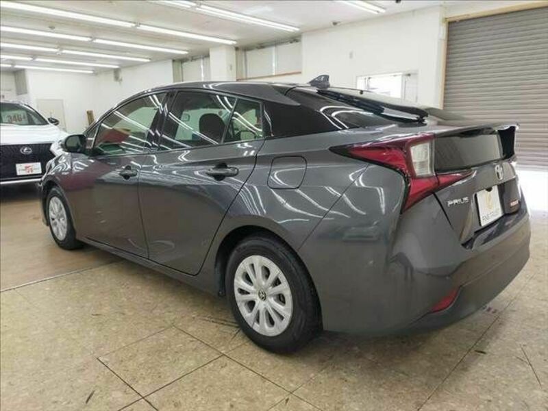 PRIUS-16