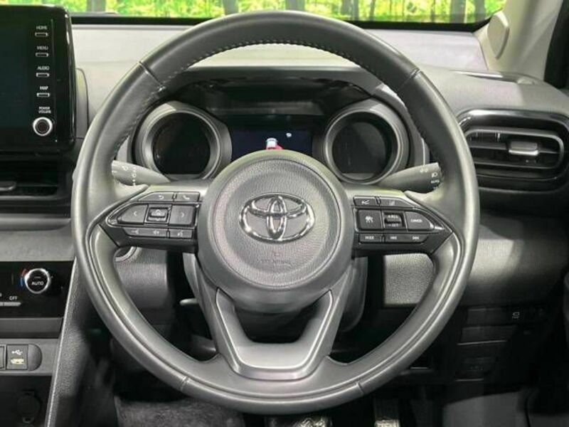 YARIS CROSS-10