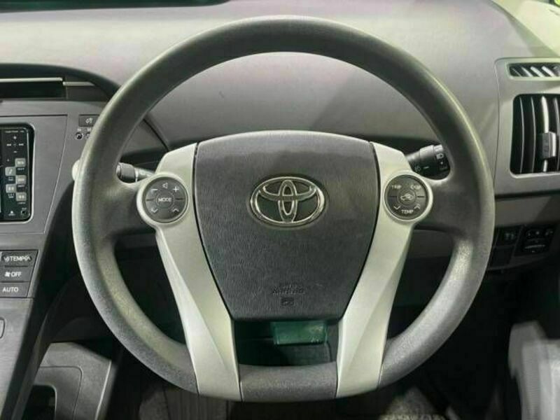 PRIUS-11