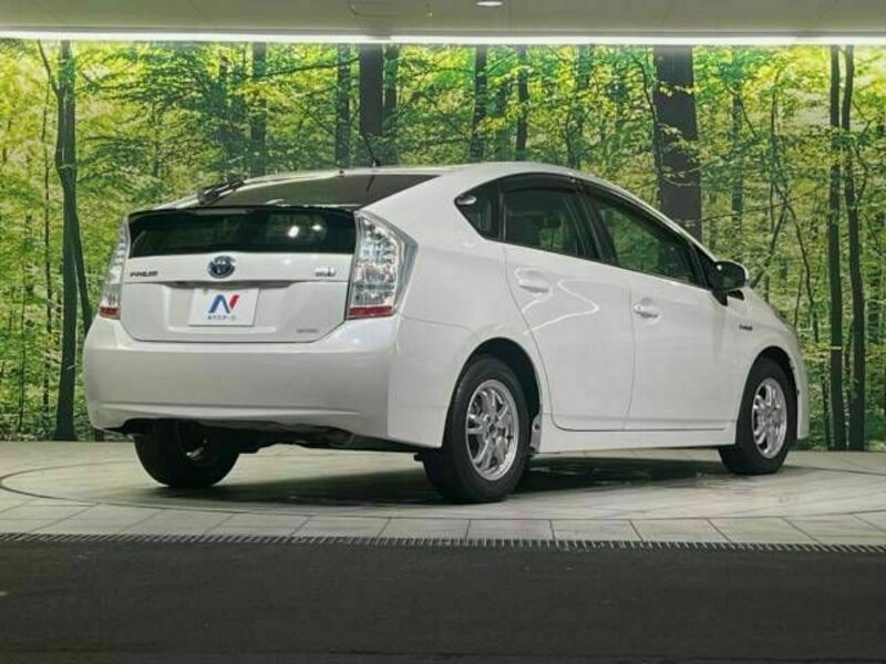 PRIUS-17