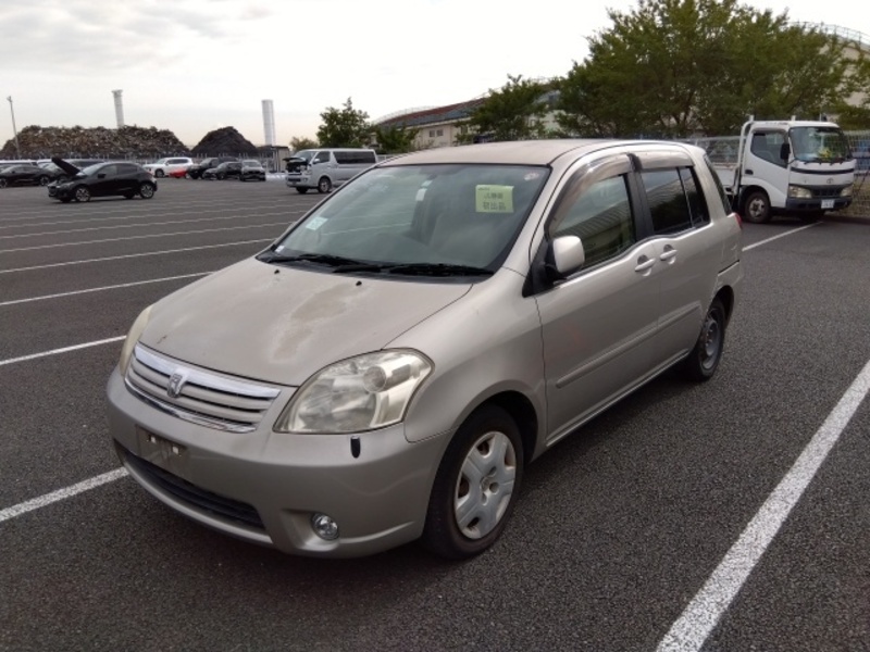 TOYOTA RAUM