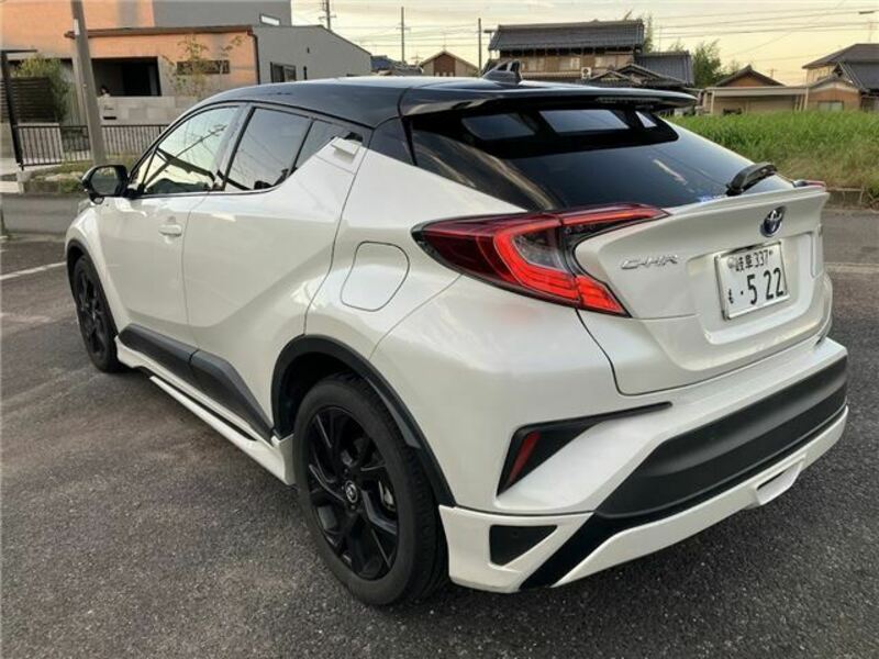 C-HR-4