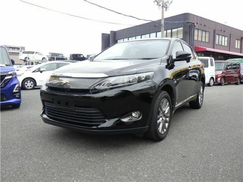 TOYOTA　HARRIER