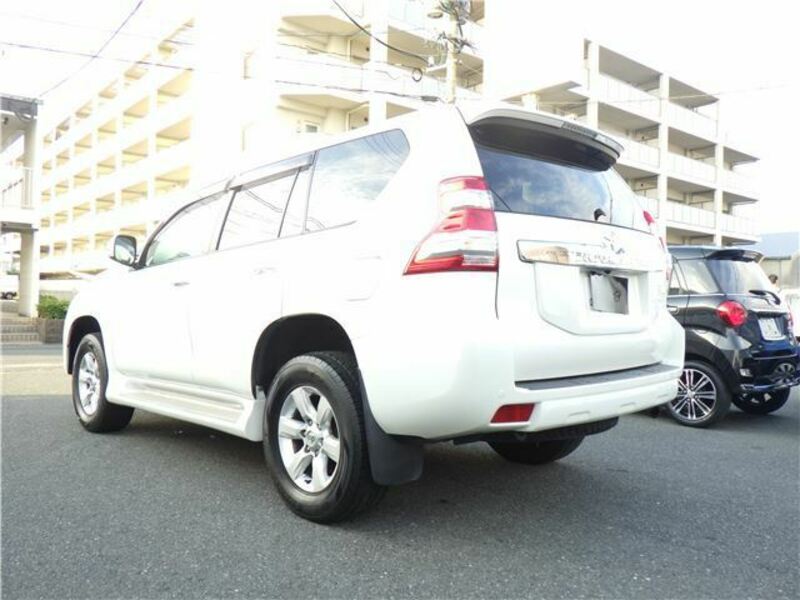 LAND CRUISER PRADO-2