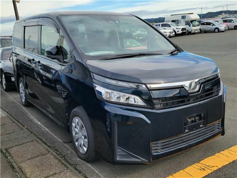 TOYOTA　VOXY