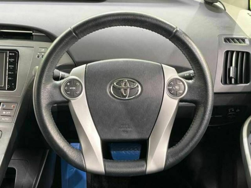 PRIUS-11