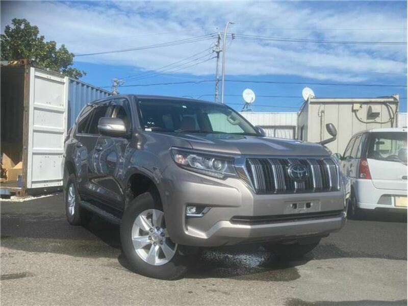 TOYOTA　LAND CRUISER PRADO