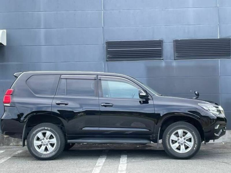 LAND CRUISER PRADO-12