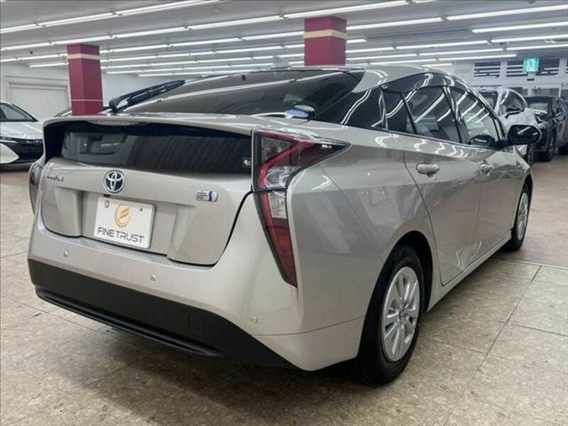 PRIUS-18