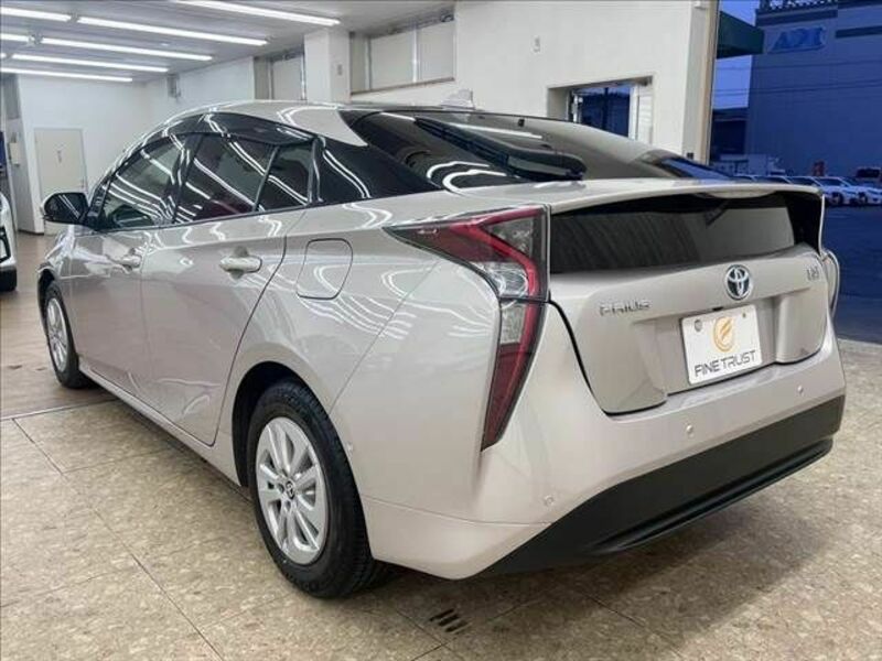 PRIUS-19