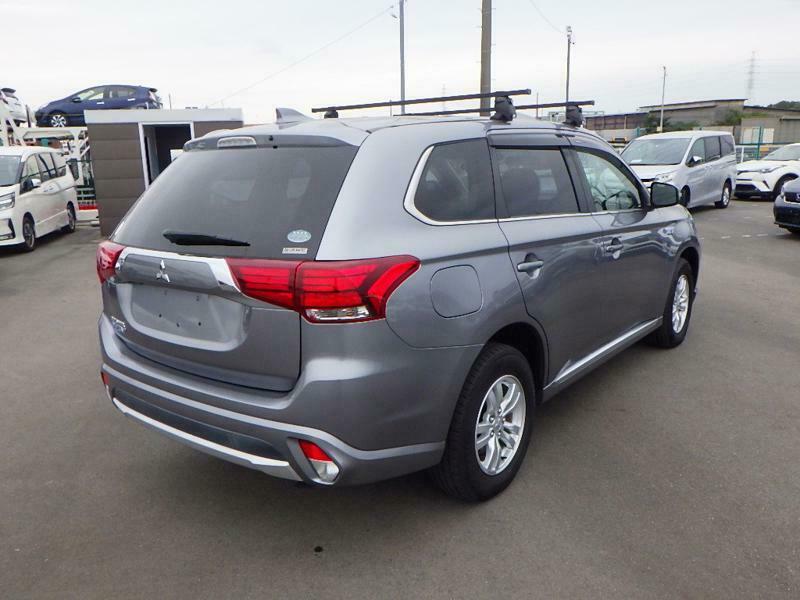 OUTLANDER PHEV-38