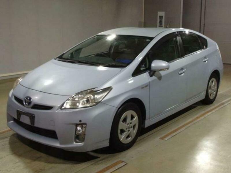 TOYOTA　PRIUS